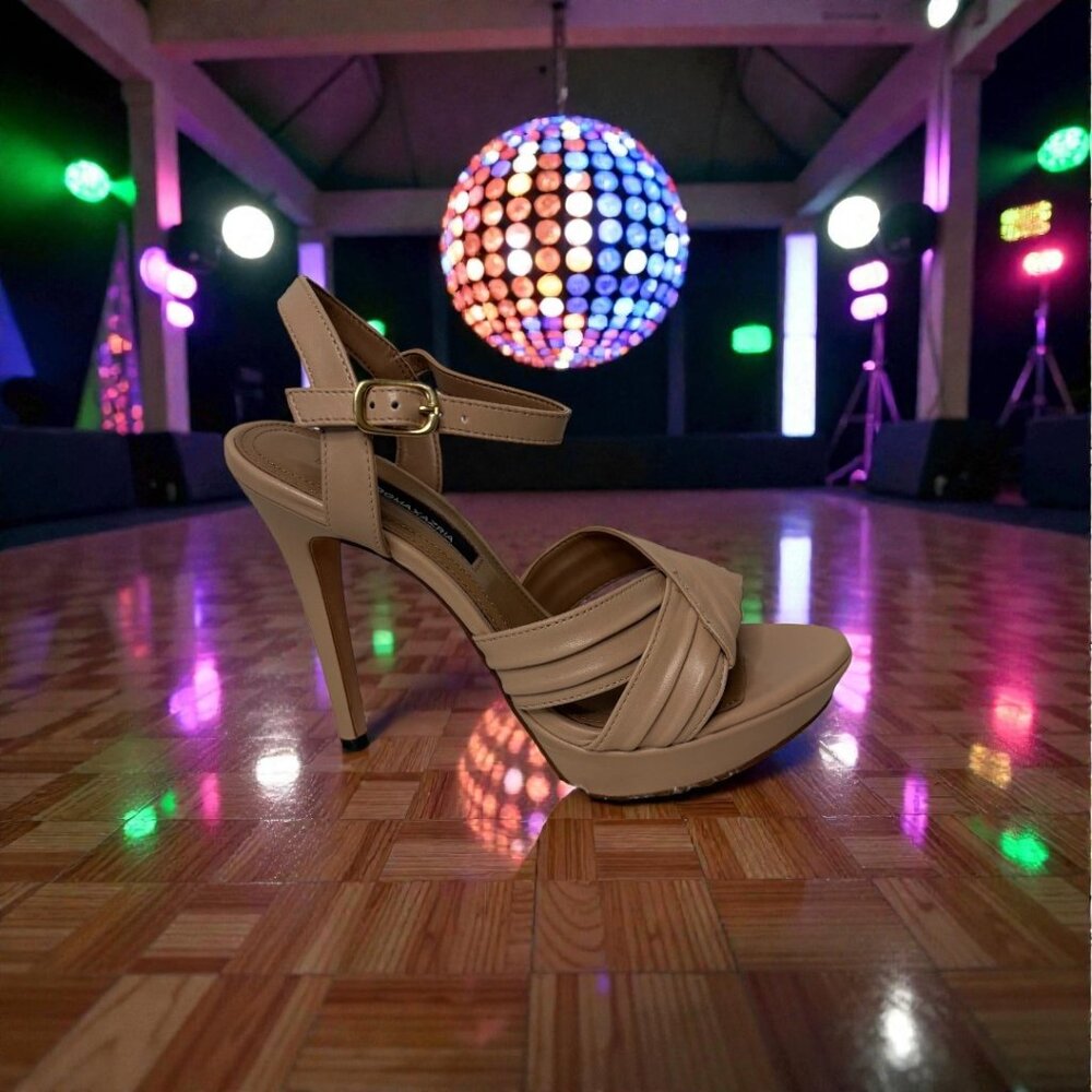 Max Azria Tan platform Heels – Size 8.5 Free Shipping